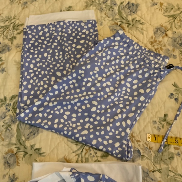 PrinStory Women’s Capri Lounge Pajama Set - Picture 2 of 4